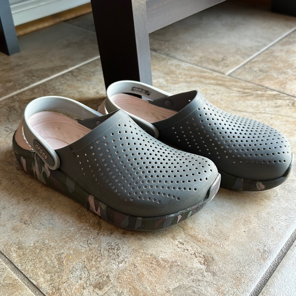 LiteRide Crocs. Grey and camouflage